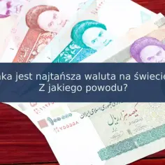 Irańskie riale, które mogą być najtańszą walutą na świecie, leżą na drewnianym tle.