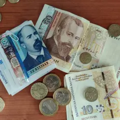 Bułgarskie lewy i monety. Zastanawiasz się, ile kosztuje obiad w Bułgarii?