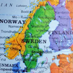 Mapa Europy Północnej. Zobacz, z kim graniczy Finlandia: Szwecja, Norwegia i Rosja.