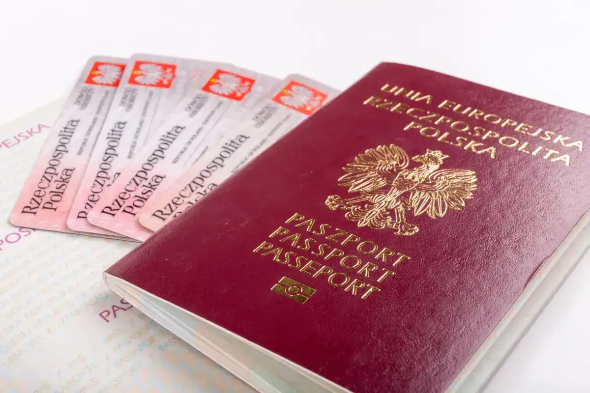 Polskie paszporty i dowody osobiste. Czy do Wiednia potrzebny jest paszport? W obrębie UE wystarczy dowód.