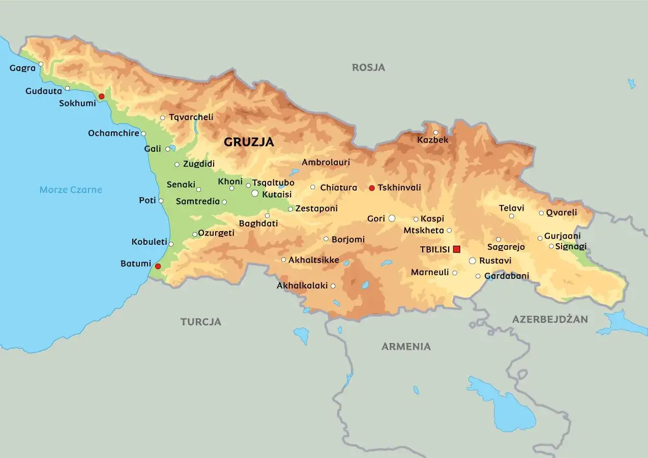 Mapa Gruzji z zaznaczonymi miastami i sąsiadującymi krajami. Czy Gruzja jest w Europie? Mapa pokazuje jej położenie między Morzem Czarnym a Kaukazem.